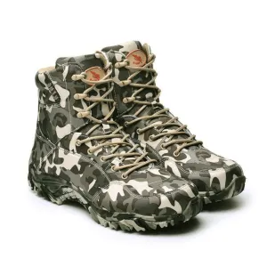 Camouflage Mountaineering Boots for Men's Outdoor Adventures