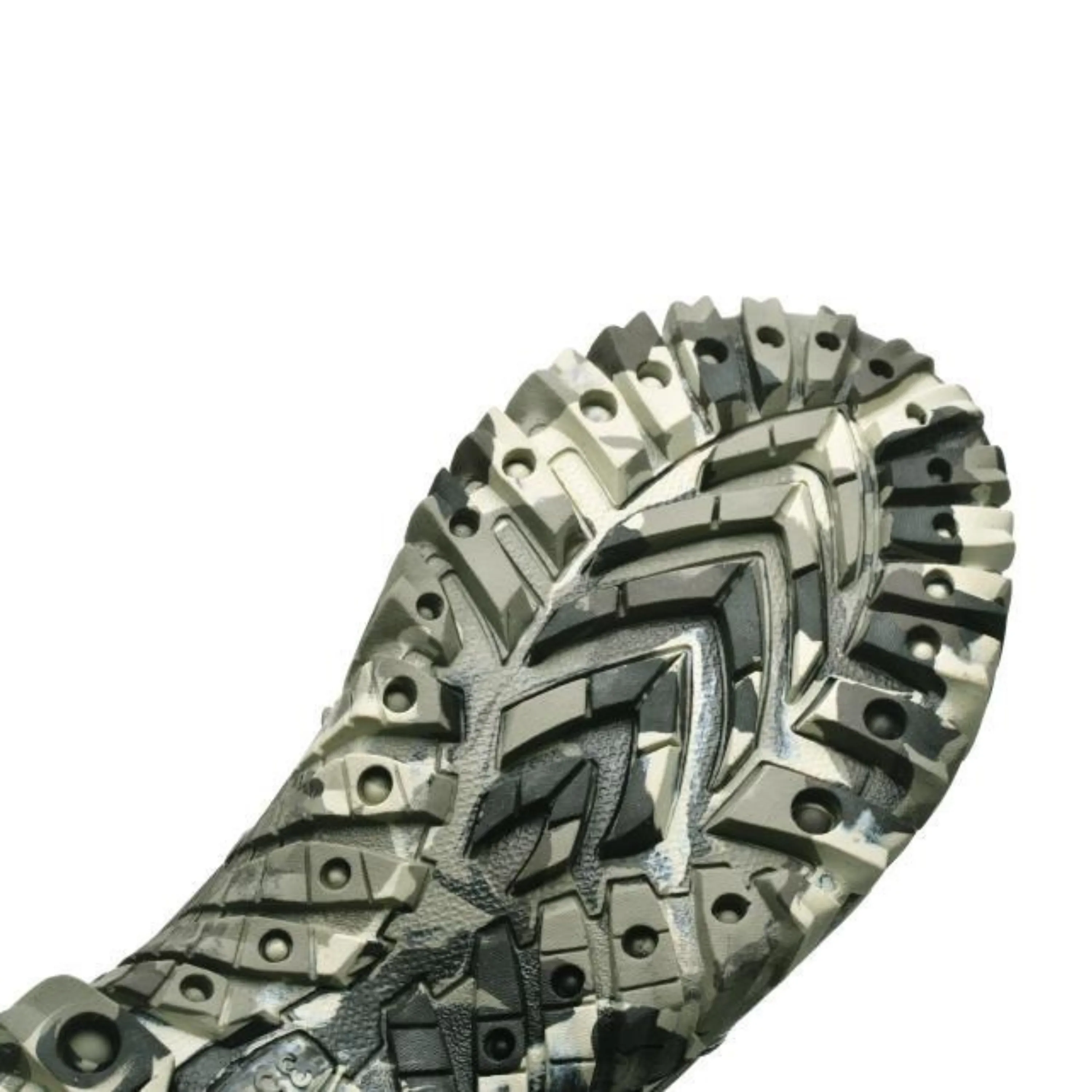 Camouflage Mountaineering Boots for Men's Outdoor Adventures